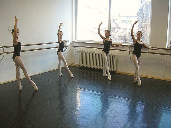 Școala Operei de la versus Liceul de Coregrafie Floria Capsali | Le Ballet